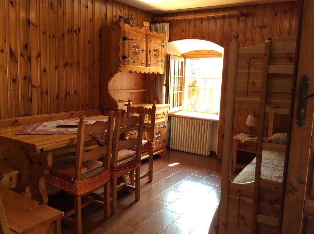 B&B La Vieille Meison De Pappa Sarre Phòng bức ảnh