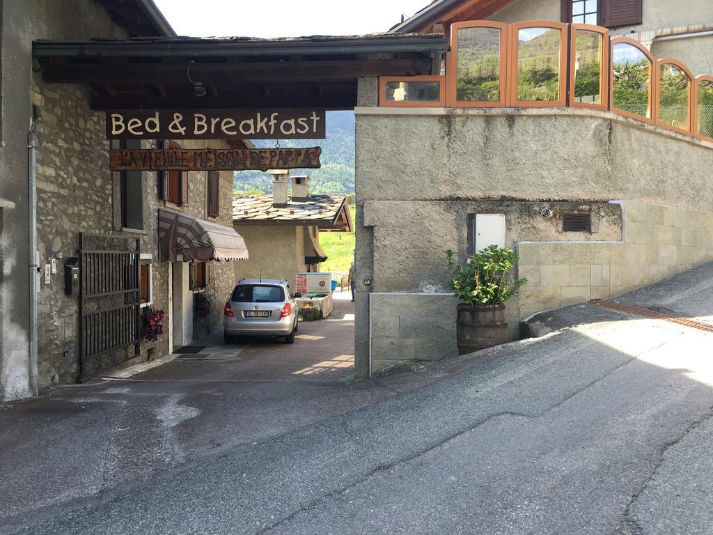 B&B La Vieille Meison De Pappa Sarre Ngoại thất bức ảnh