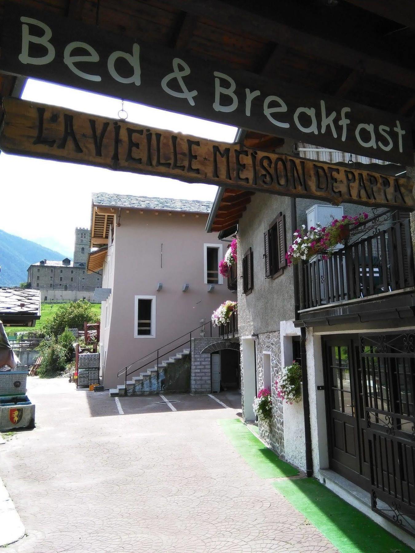 B&B La Vieille Meison De Pappa Sarre Ngoại thất bức ảnh